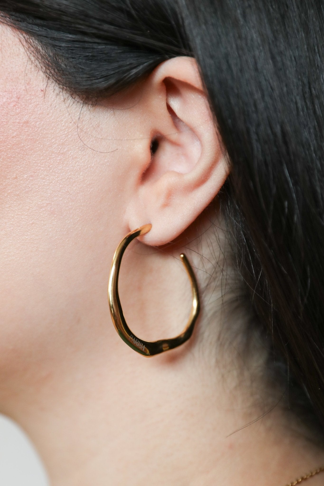 Amelia - Ohrringe - Edler aus 1 Single Piece - 100% wasserfest, langlebig & stilvoll - Exklusiver Schmuck von Parisa.ch
