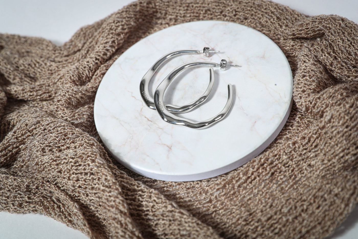 Amelia - Ohrringe - Edler aus Pair ( 2 Single Piece ) - 100% wasserfest, langlebig & stilvoll - Exklusiver Schmuck von Parisa.ch
