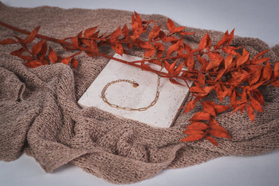 Arlette - Armkette - Edler aus Gold - 100% wasserfest, langlebig & stilvoll - Exklusiver Schmuck von Parisa.ch