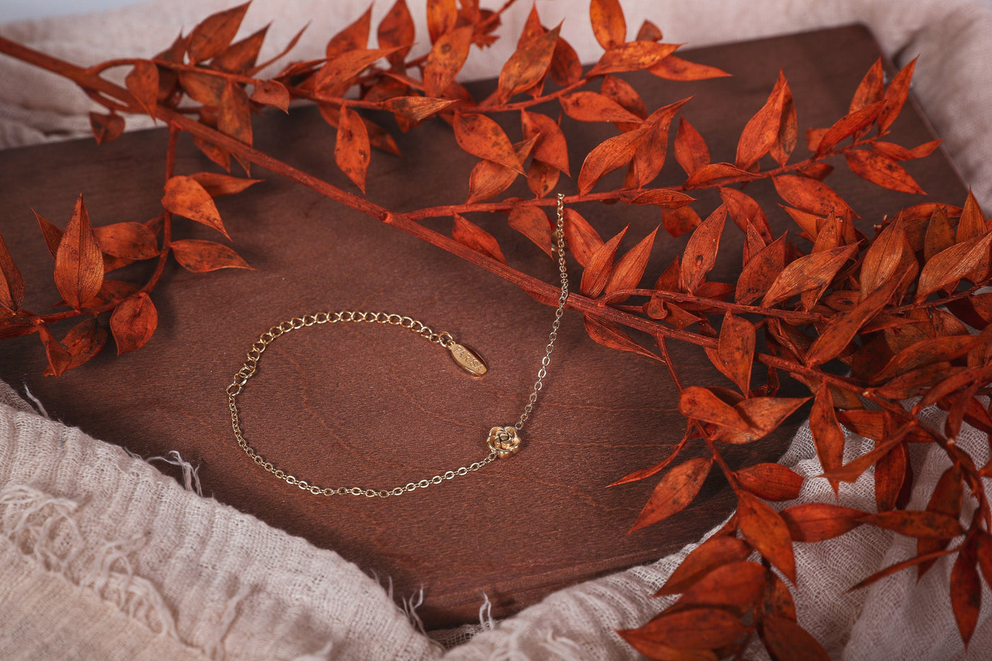 Belle - Armkette - Edler aus Gold - 100% wasserfest, langlebig & stilvoll - Exklusiver Schmuck von Parisa.ch