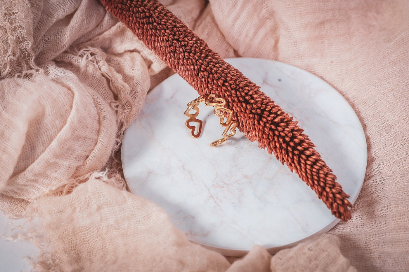 Delara - Ring - Edler aus Gold - 100% wasserfest, langlebig & stilvoll - Exklusiver Schmuck von Parisa.ch