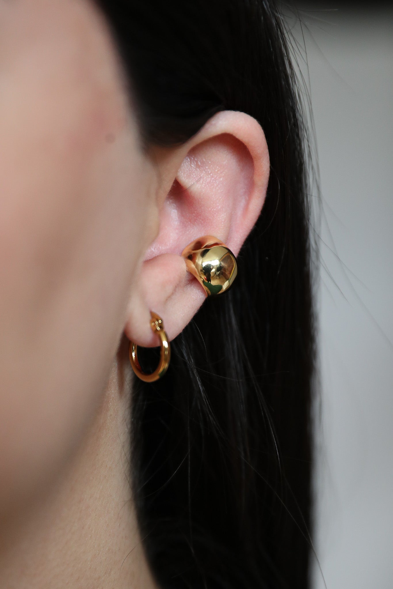 Gia - Earcuff - Edler aus Gold - 100% wasserfest, langlebig & stilvoll - Exklusiver Schmuck von Parisa.ch