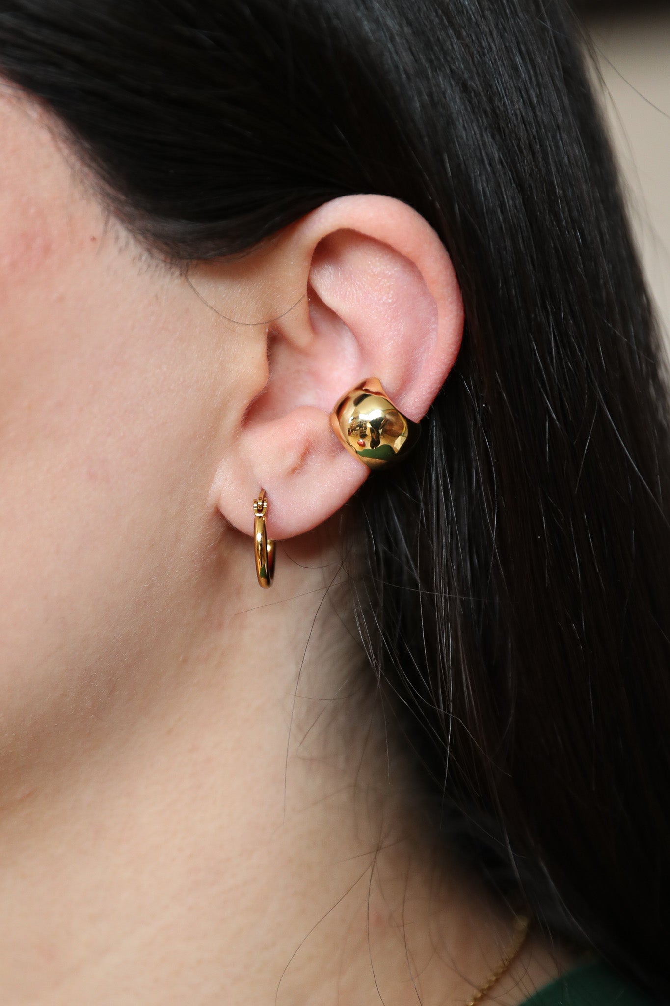 Gia - Earcuff - Edler aus Gold - 100% wasserfest, langlebig & stilvoll - Exklusiver Schmuck von Parisa.ch