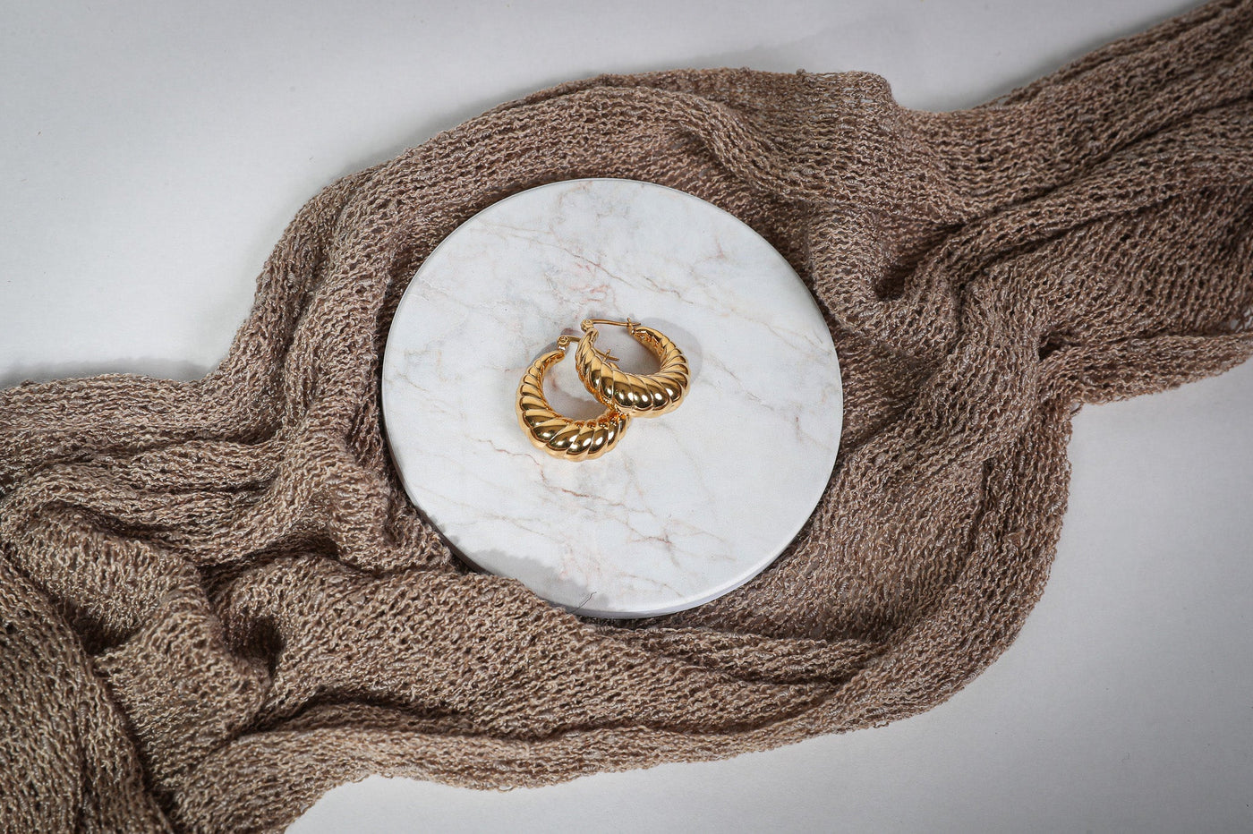 Jasmin - Ohrring - Edler aus 1 Single Piece - 100% wasserfest, langlebig & stilvoll - Exklusiver Schmuck von Parisa.ch