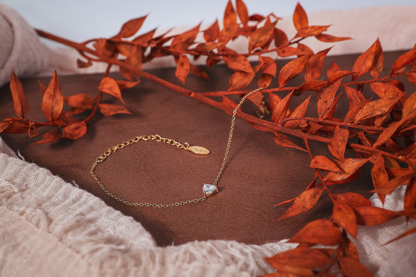 Laila - Armkette - Edler aus Gold - 100% wasserfest, langlebig & stilvoll - Exklusiver Schmuck von Parisa.ch