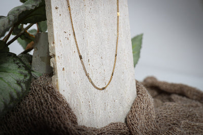 Meira - Halskette - Edler aus Gold - 100% wasserfest, langlebig & stilvoll - Exklusiver Schmuck von Parisa.ch