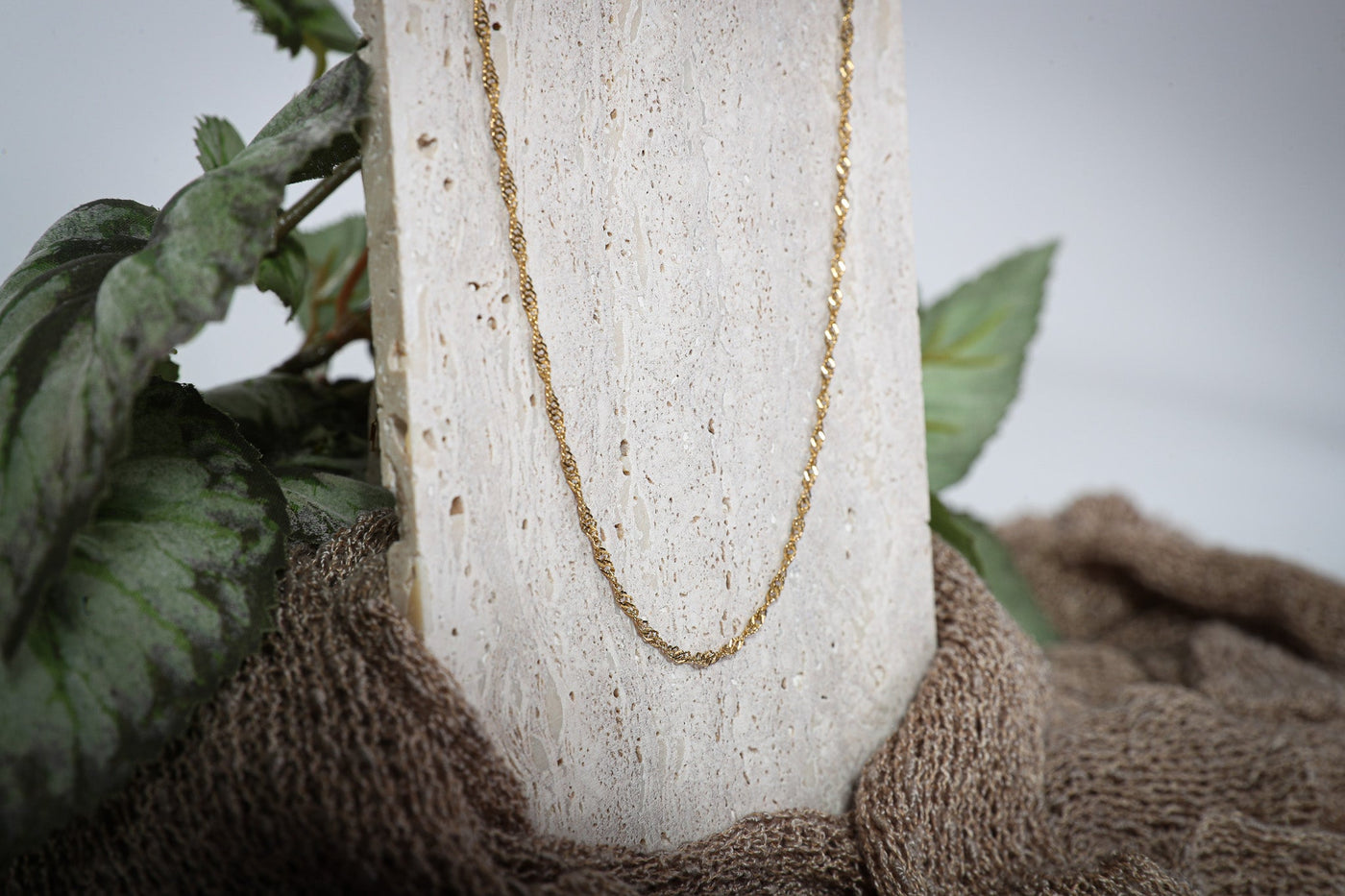 Melina - Halskette - Edler aus Gold - 100% wasserfest, langlebig & stilvoll - Exklusiver Schmuck von Parisa.ch