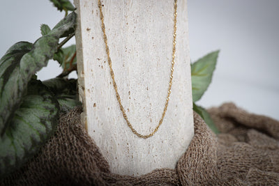 Melina - Halskette - Edler aus Gold - 100% wasserfest, langlebig & stilvoll - Exklusiver Schmuck von Parisa.ch