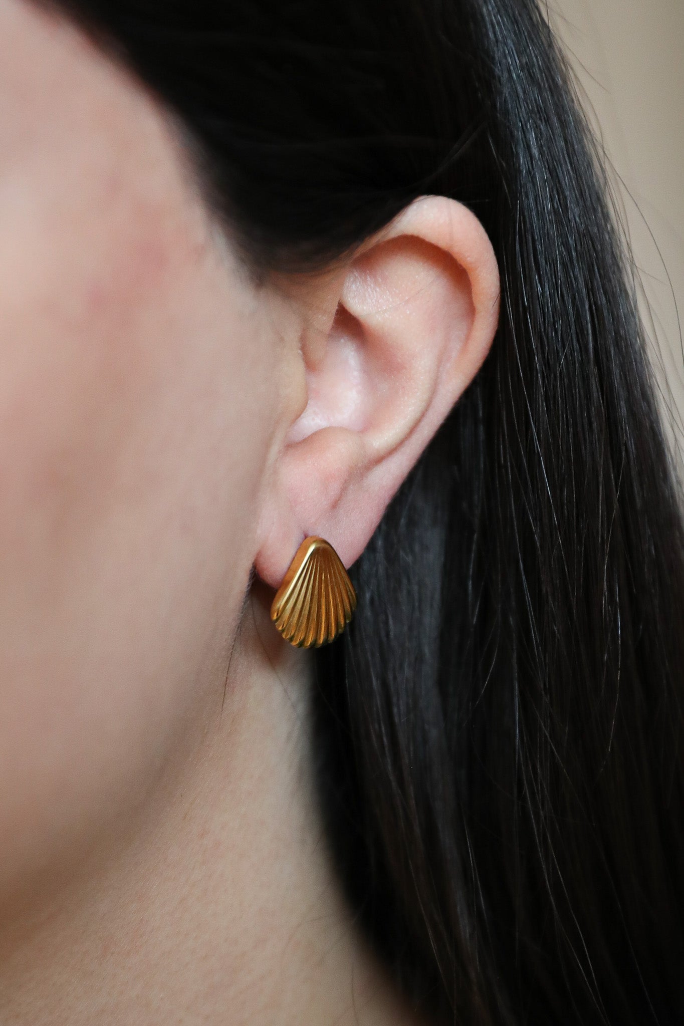 Shelly Big - Ohrstecker - Edler aus 1 Single Piece - 100% wasserfest, langlebig & stilvoll - Exklusiver Schmuck von Parisa.ch