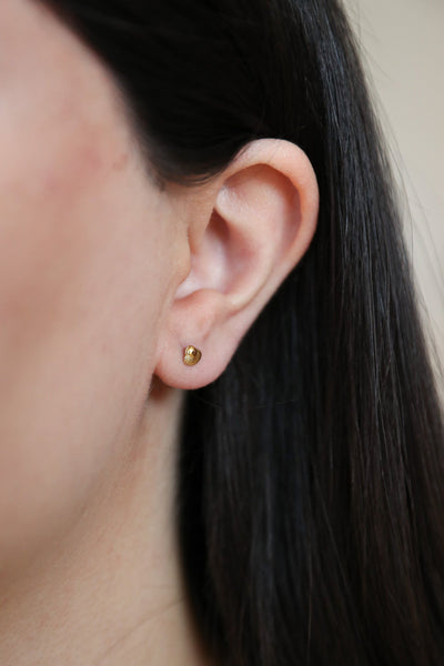 Shelly klein - Ohrstecker - Edler aus 1 Single Piece - 100% wasserfest, langlebig & stilvoll - Exklusiver Schmuck von Parisa.ch