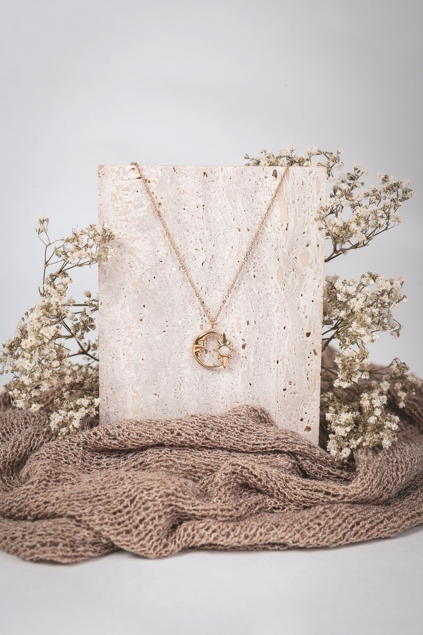 Yunna - Halskette - Edler aus Gold - 100% wasserfest, langlebig & stilvoll - Exklusiver Schmuck von Parisa.ch