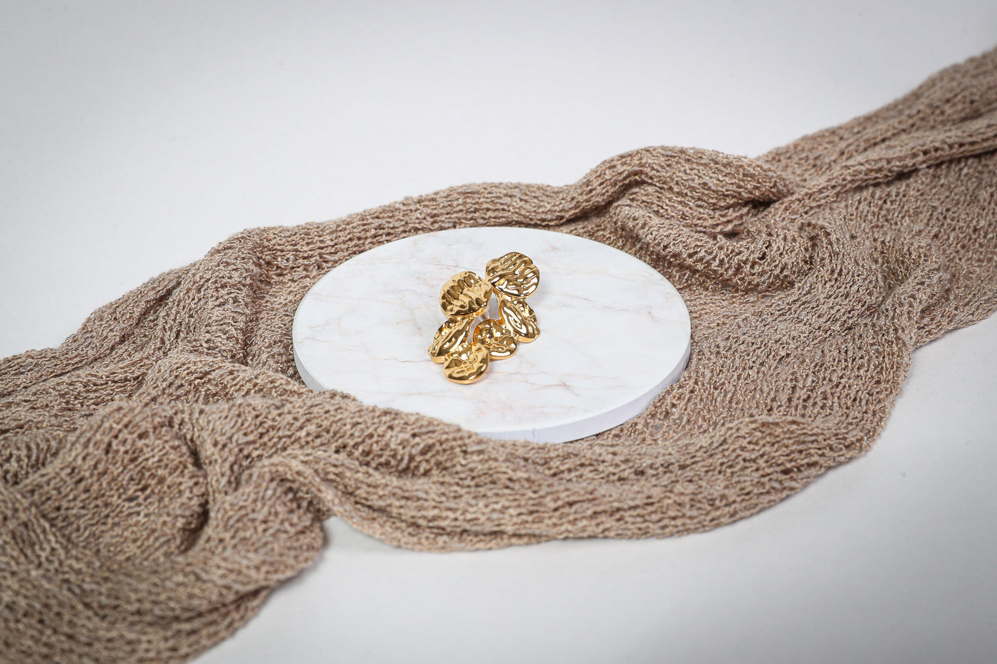 Zorina - Ohrstecker - Edler aus 1 Single Piece - 100% wasserfest, langlebig & stilvoll - Exklusiver Schmuck von Parisa.ch